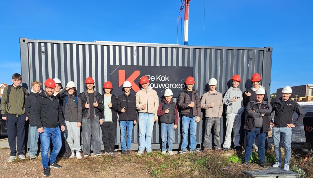 Enthousiaste leerlingen RSG ’t Rijks bij bouwplaatsbezoek RSG 't Rijks.